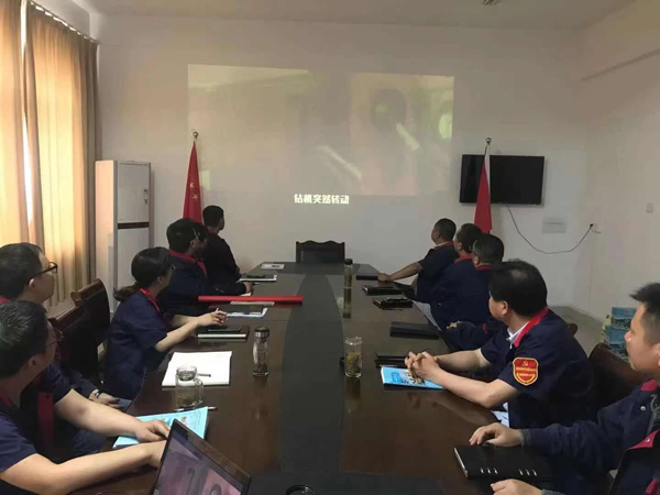 第二建筑工程事業部召開“強化意識、防控風險”動員會