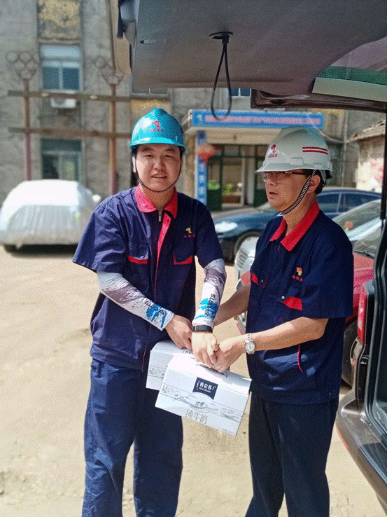 公司黨委書記到金磊項(xiàng)目部開(kāi)展工作調(diào)研 公司黨委書記到金磊項(xiàng)目部開(kāi)展工作調(diào)研